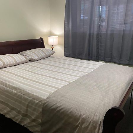1 Bedroom Suite In Langford. Victoria Exteriör bild