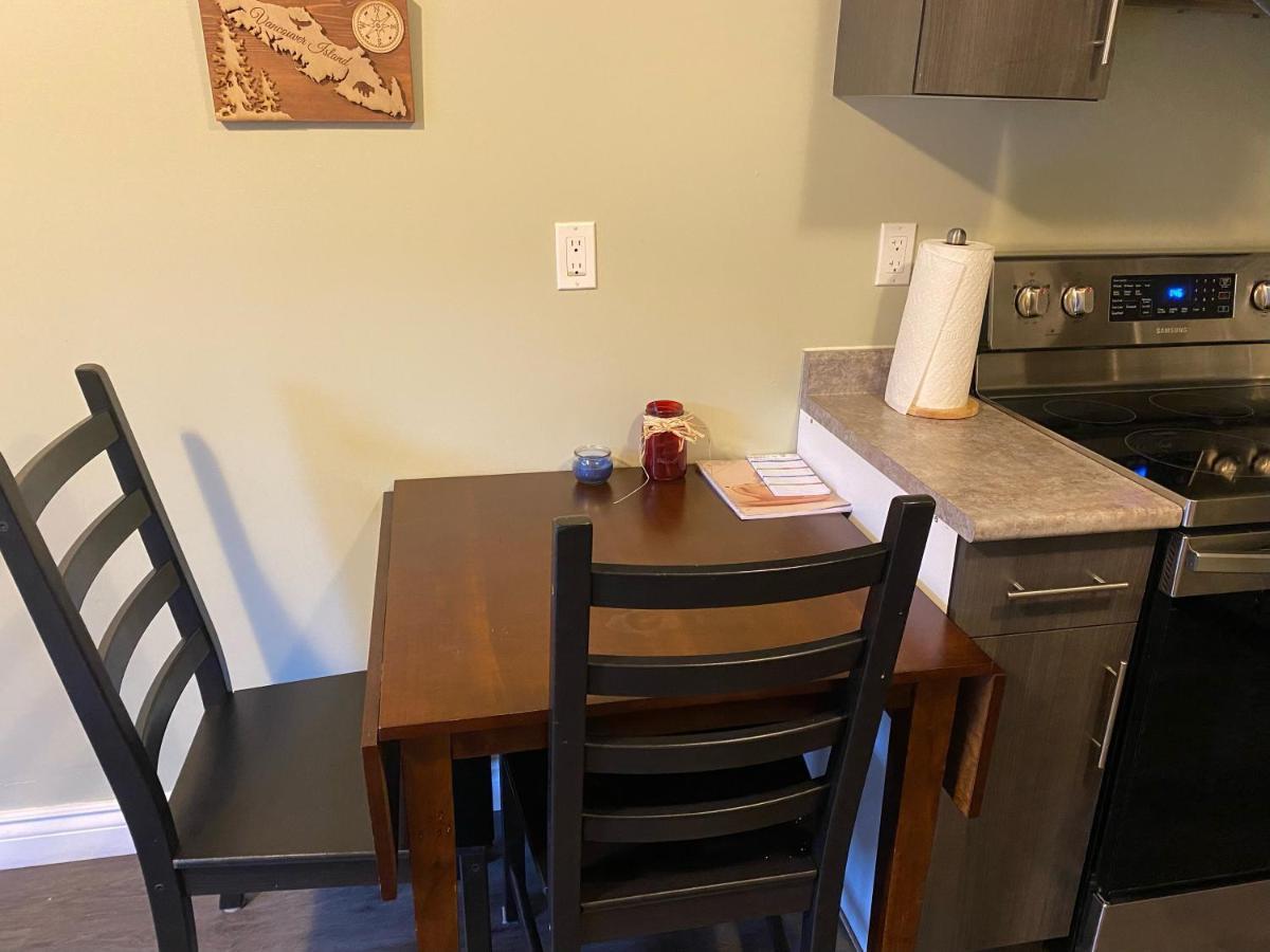1 Bedroom Suite In Langford. Victoria Exteriör bild